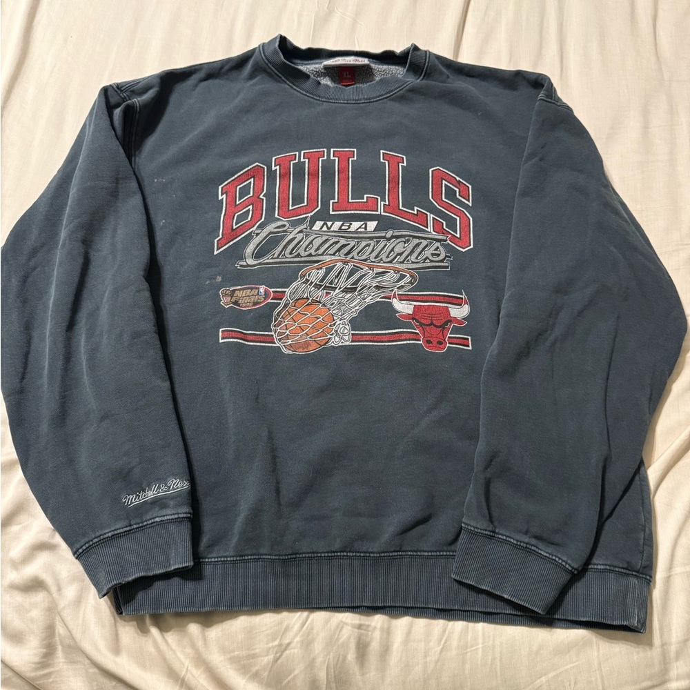 Mitchell & Ness Distressed Black Bulls NBA Champions Sweater